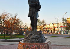 Памятник Врубелю М.А.