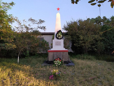 Памятник партизану Петренко А.П.