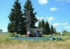 Братская могила советских воинов в Яйве
