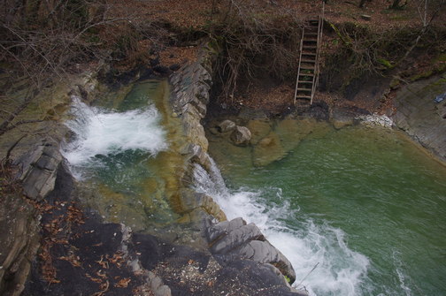 Водопад Изумрудный на реке Жане