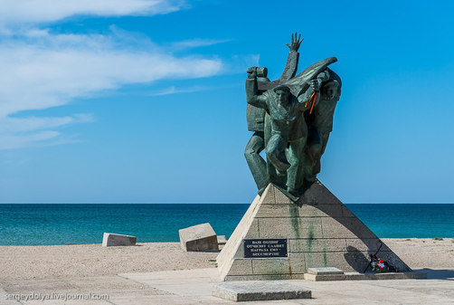 Памятник Евпаторийскому десанту