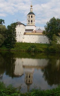 Колокольня Пафнутьево-Боровского монастыря