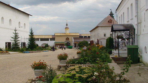 Храм Рождества Христова с Трапезной в Пафнутьево-Боровском монастыре