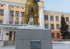 Памятник В.П.Чкалову