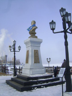 памятник Дерябину