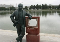 Памятник телевизору и его изобретателю, Владимиру Зворыкину
