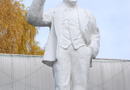 Первый памятник Ленину в мире
