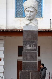 Памятник командиру 25-й Чапаевской дивизии генерал-майору Петрову