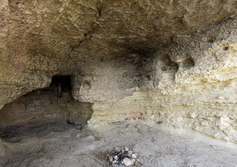 Пещерный монастырский комплекс на мысе Виноградный