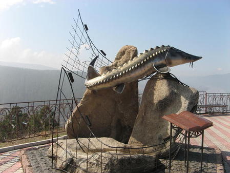 Памятник  Царь-рыба
