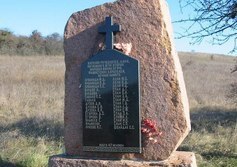 Братская могила погибших жителей села Лаки (Крымская Хатынь)