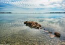 Место для пикника с видом на озеро Мойнаки