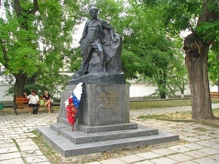 Памятник пионеру-партизану Вите Коробкову