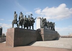 Монумент героическим защитникам Ленинграда