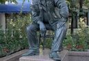 Памятник Юлиану Семенову