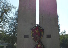 Памятник курсантам Урюпинского пехотного училища