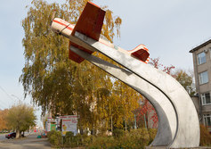Памятник Як-52 