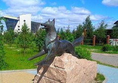 Памятник черному лису