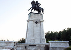 Памятник В. Н. Татищеву