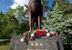 Памятник собакам-истребителям танков