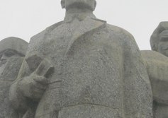 Памятник Николаю Гикало, Асланбеку Шерипову и Гапуру Ахриеву