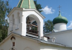 Церковь Преполовения Пятидесятницы на Спасском подворье в Пскове