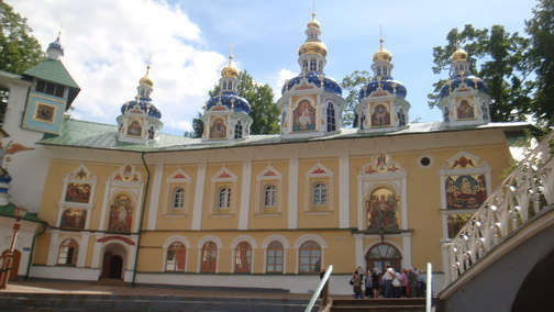 Успенский Пещерный храм Псково-Печерского монастыря