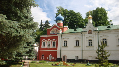 Сретенский храм Свято-Успенского Псково-Печорского монастыря