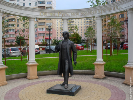 Скульптура Сергея Есенина