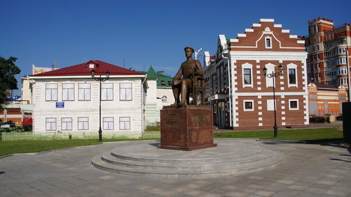 Памятник барону Александру фон Келлеру в Йошкар-Оле