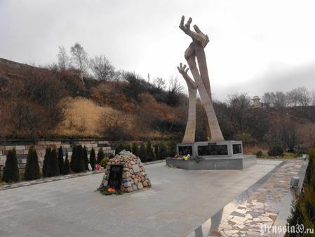 Памятник жертвам Марша смерти
