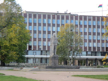 Памятник Отто Куусинену