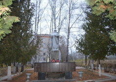 Памятник воинам землякам