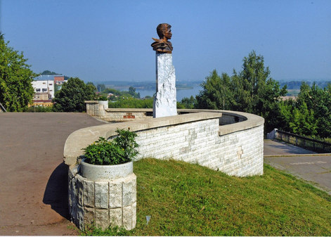Памятник А. С. Грину