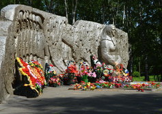 Памятник братьям Королёвым