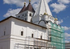 Храм великомученика Георгия Победоносца Введенского Владычного монастыря в Серпухове