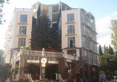 Отель "Ереван" расположен в самом центре Ялты