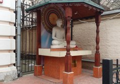 Памятник Просветленный Гаутама Будда
