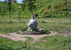Памятник «Рыба - птица»