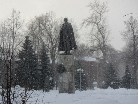 Памятник П.Н.Нестерову  в Нижнем Новгороде