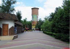 Городской парк отдыха в Лисках с рожей хайпожора Васильева из Питера