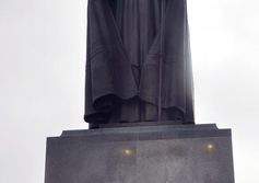 памятник святителю Иннокентию