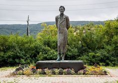 Памятники А.П.Чехову в Александровске-Сахалинском