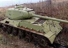 Танковые капониры и танки в селе Стародубское на восточном побережье Сахалина