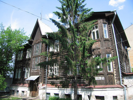 Памятник деревянного зодчества по ул. Орджоникидзе № 5
