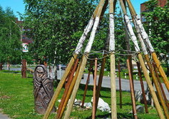 Деревянные памятники в Таштаголе Кемеровской области