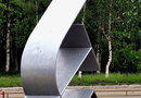 Памятник «Молоткастый и серпастый» в Тынде Амурской области 