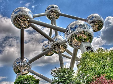 Памятник молекуле титана в Тынде - как вызов Брюссельскому «Атомиуму»