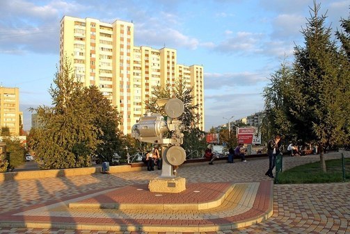 Памятник кинопроектору