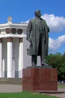 Памятник Ленину на ВДНХ